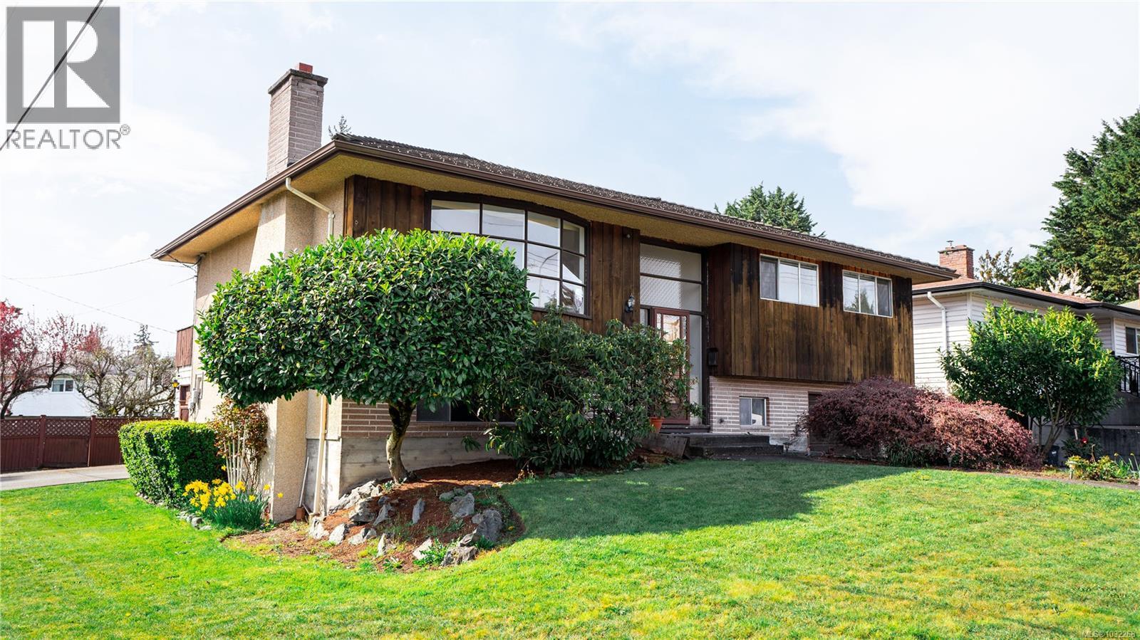  1023 Kenneth Street, Saanich