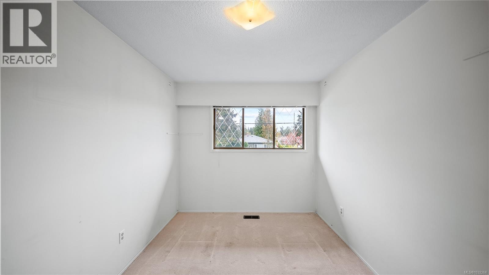  1023 Kenneth Street, Saanich