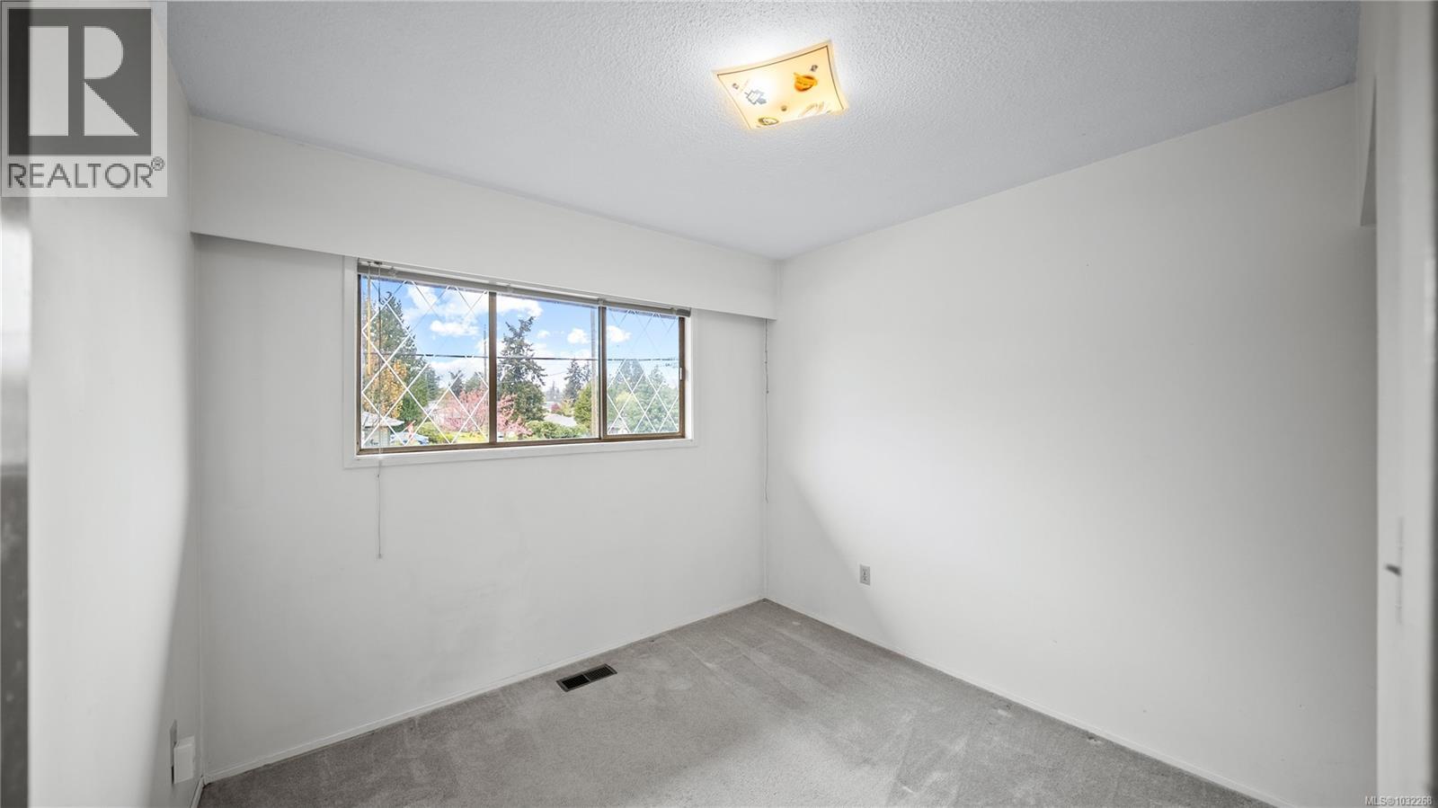  1023 Kenneth Street, Saanich