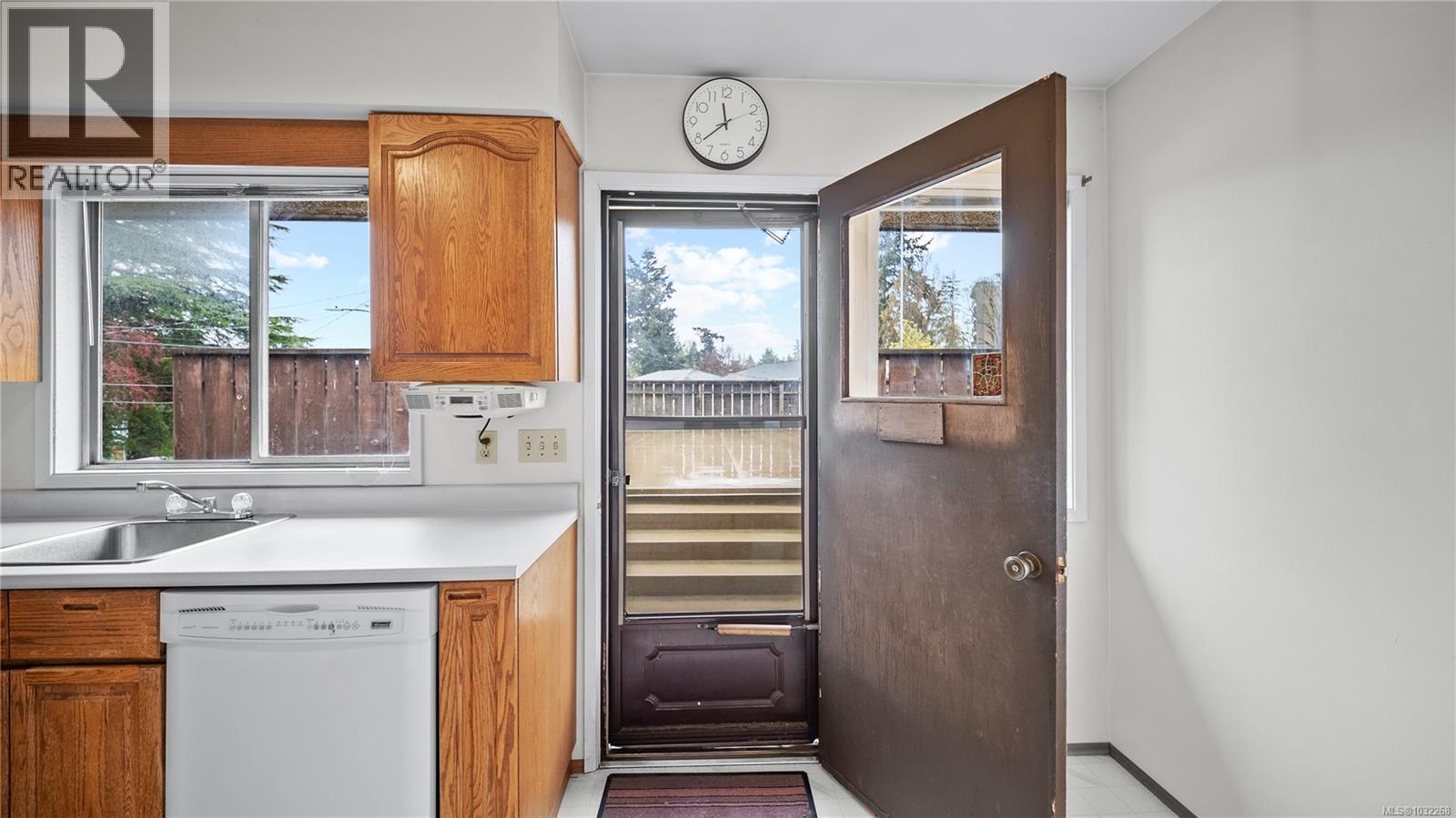  1023 Kenneth Street, Saanich