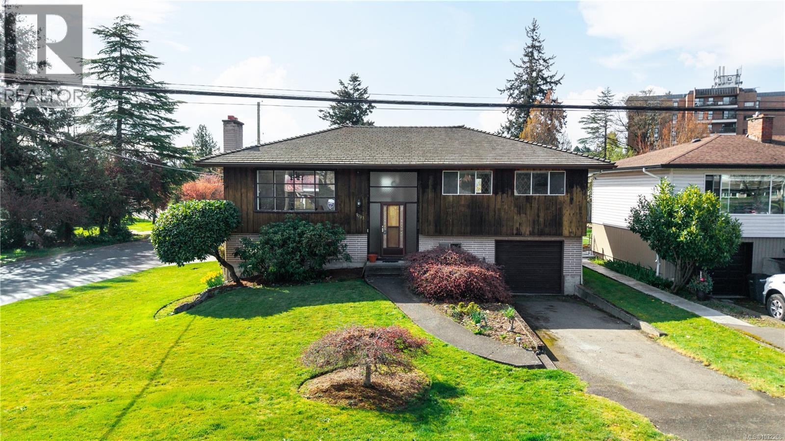  1023 Kenneth Street, Saanich