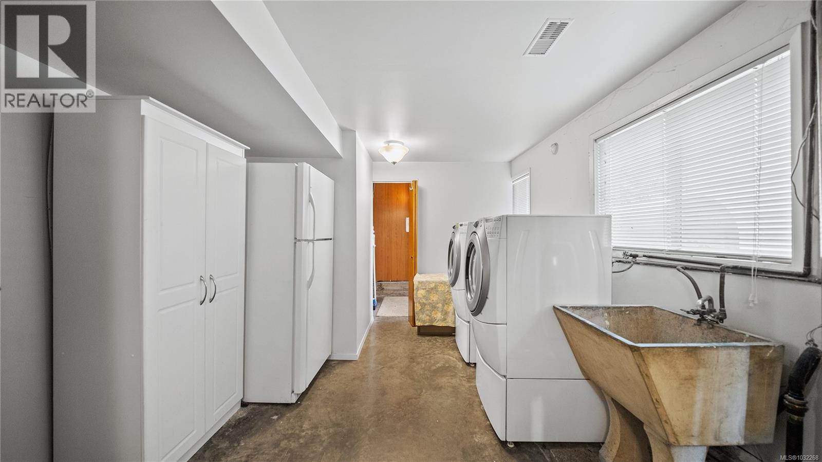  1023 Kenneth Street, Saanich