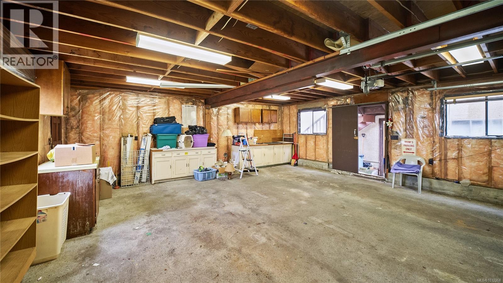  1023 Kenneth Street, Saanich