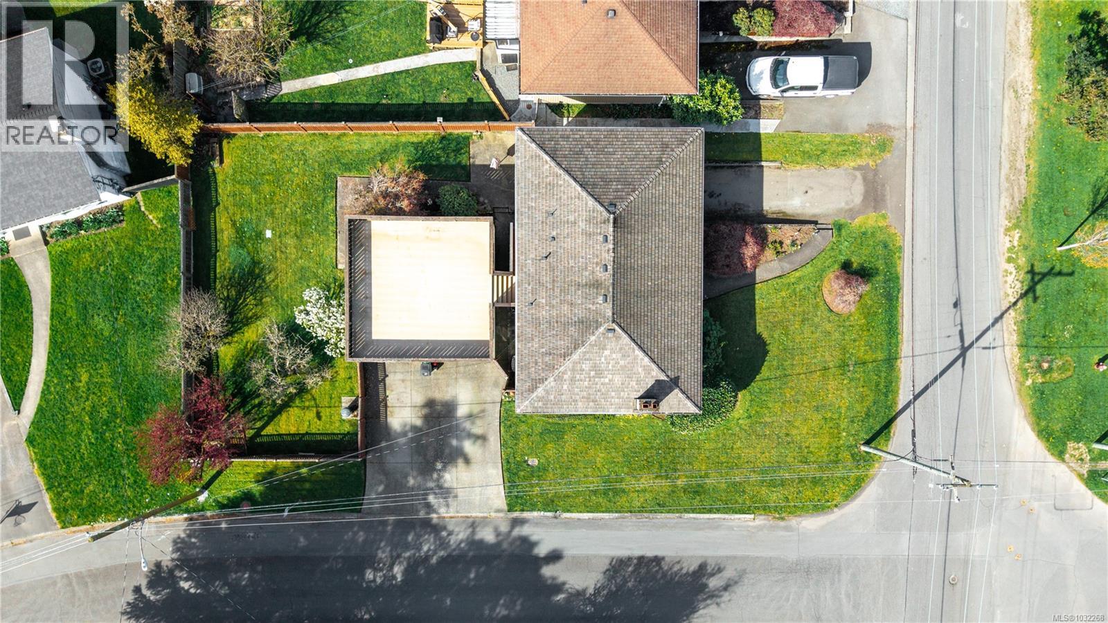  1023 Kenneth Street, Saanich