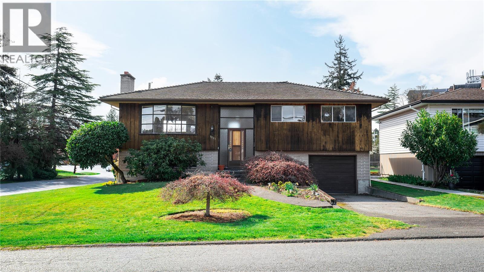  1023 Kenneth Street, Saanich