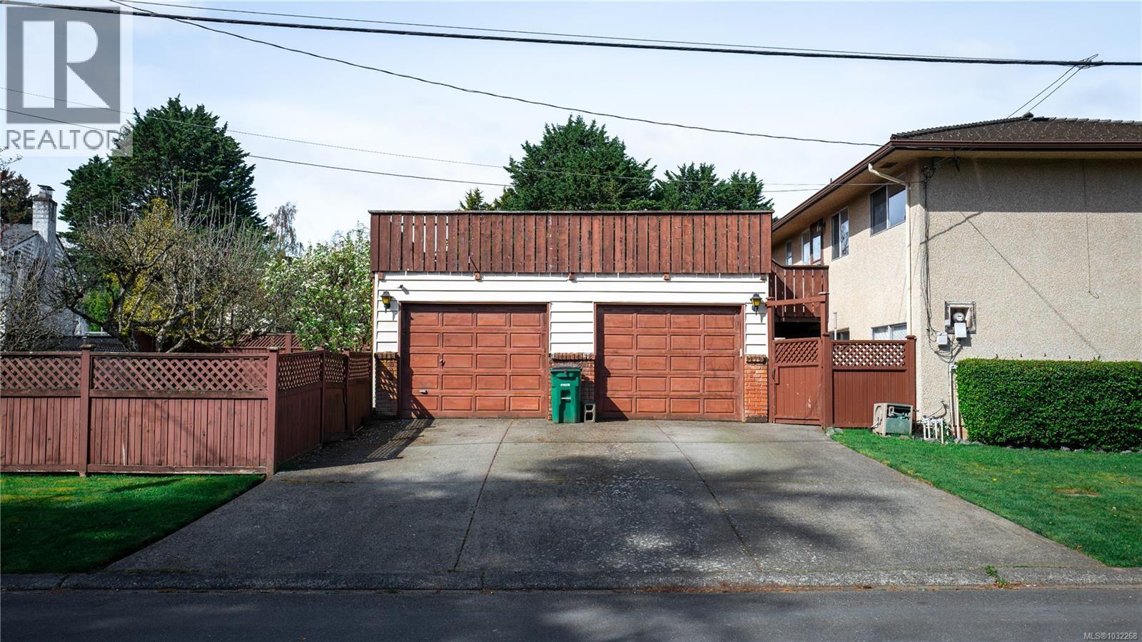  1023 Kenneth Street, Saanich