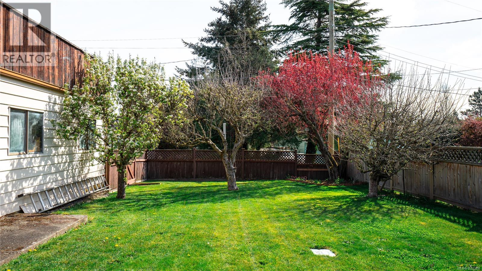  1023 Kenneth Street, Saanich