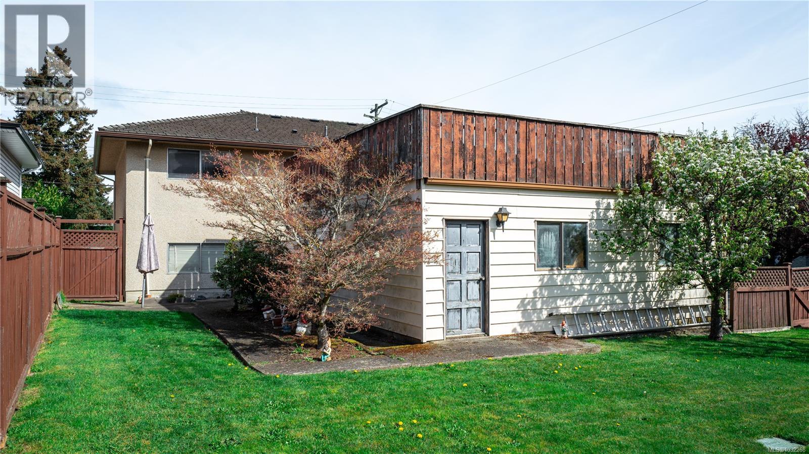  1023 Kenneth Street, Saanich