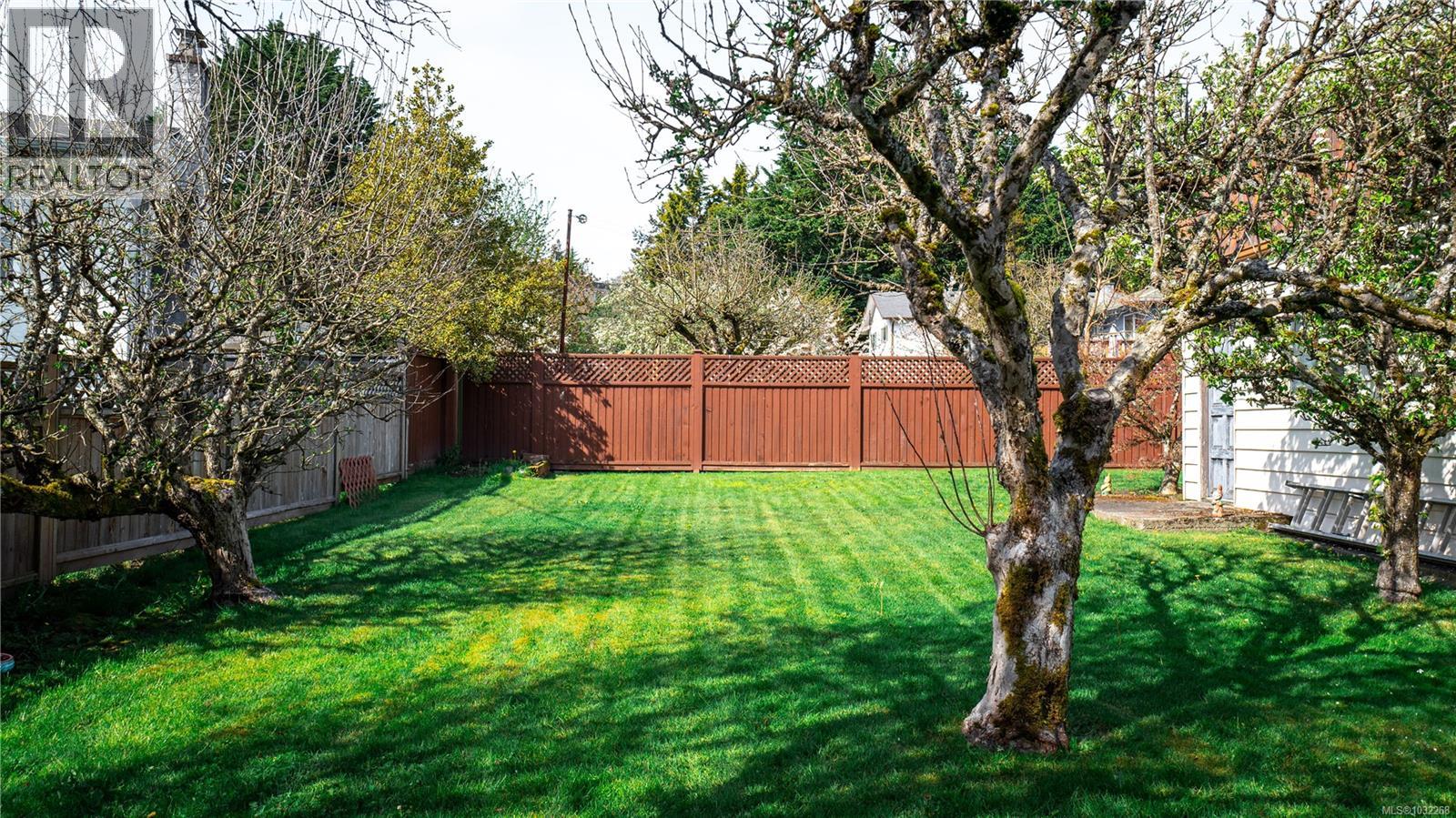  1023 Kenneth Street, Saanich