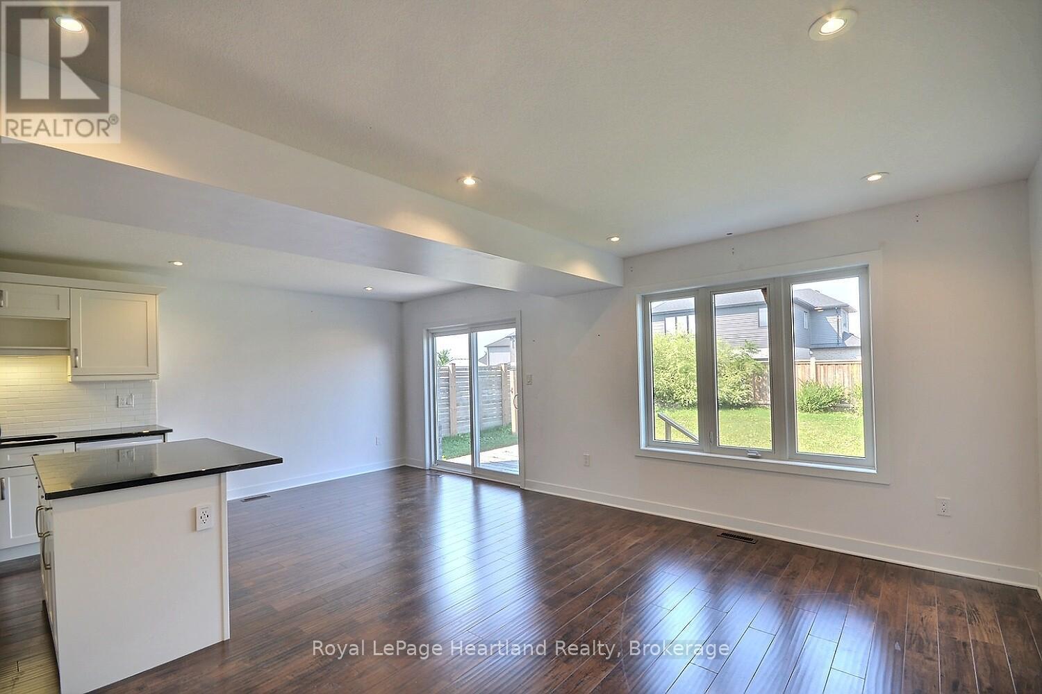 371 BEECH STREET — photo 6