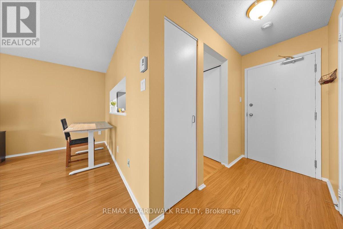 412 - 250 BRITTANY DRIVE — photo 11
