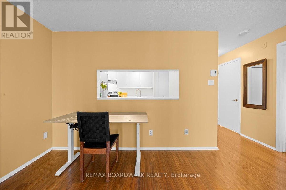 412 - 250 BRITTANY DRIVE — photo 13