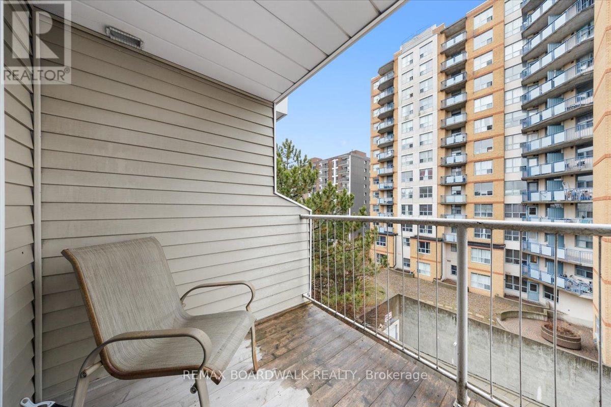 412 - 250 BRITTANY DRIVE — photo 20