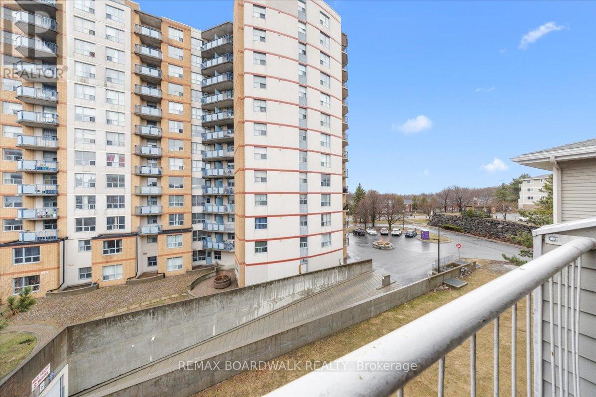 412 - 250 BRITTANY DRIVE — photo 21