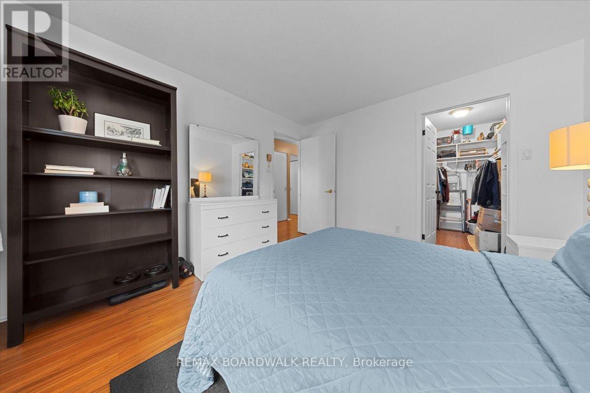412 - 250 BRITTANY DRIVE — photo 23