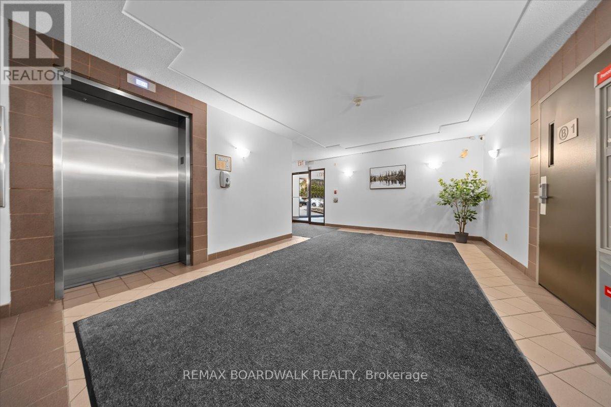 412 - 250 BRITTANY DRIVE — photo 26