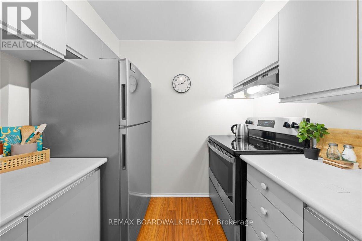 412 - 250 BRITTANY DRIVE — photo 7