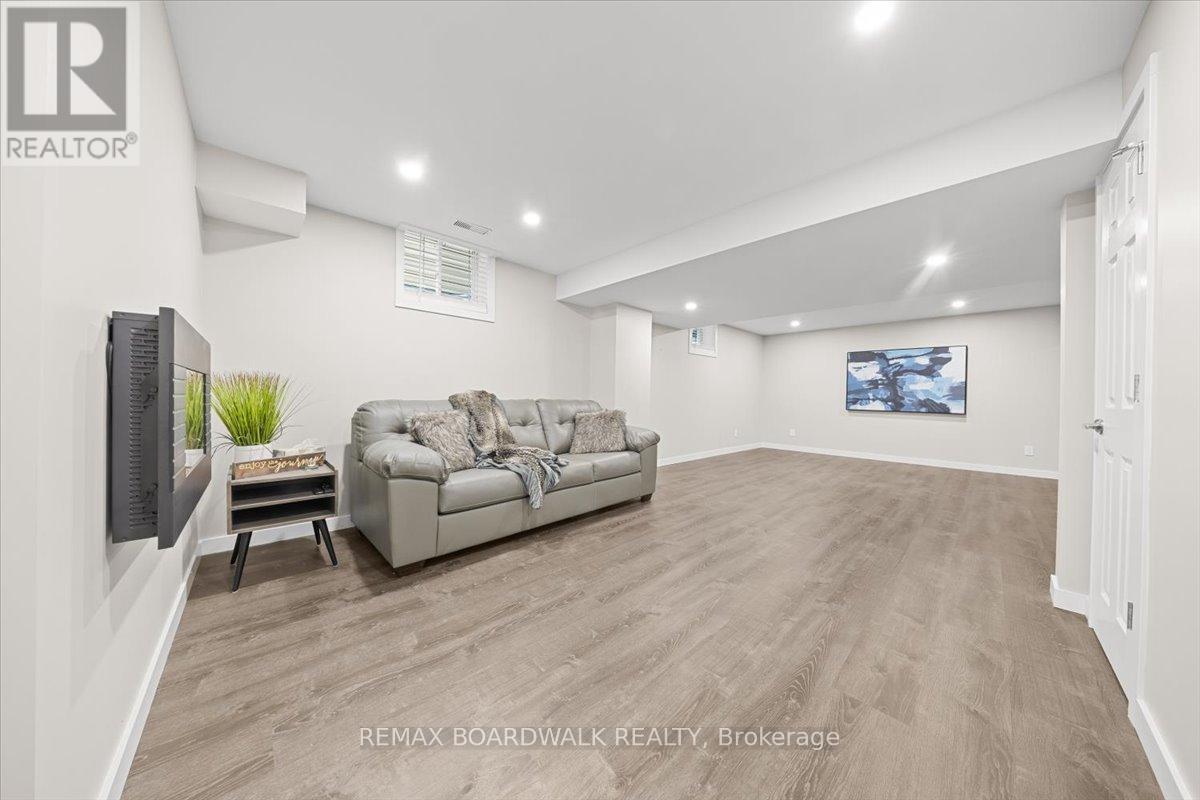 232 BURNABY DRIVE — photo 35