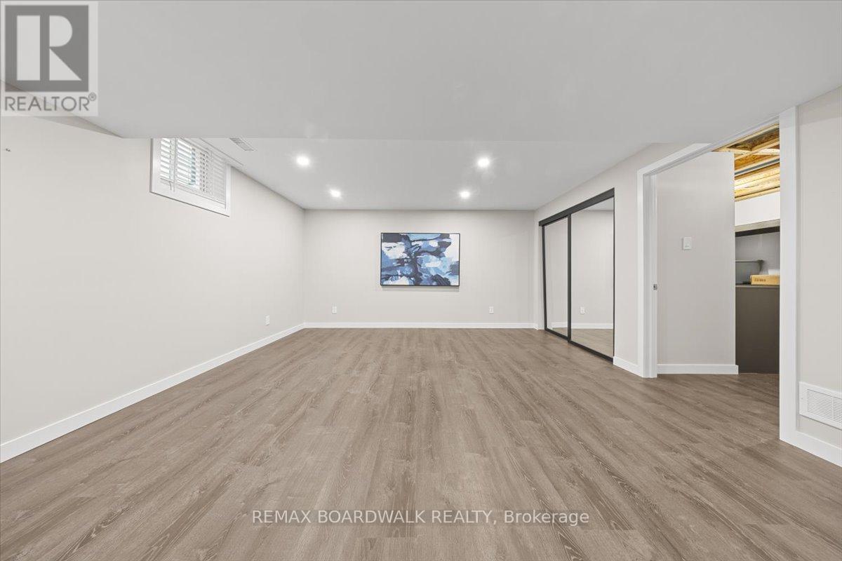 232 BURNABY DRIVE — photo 37