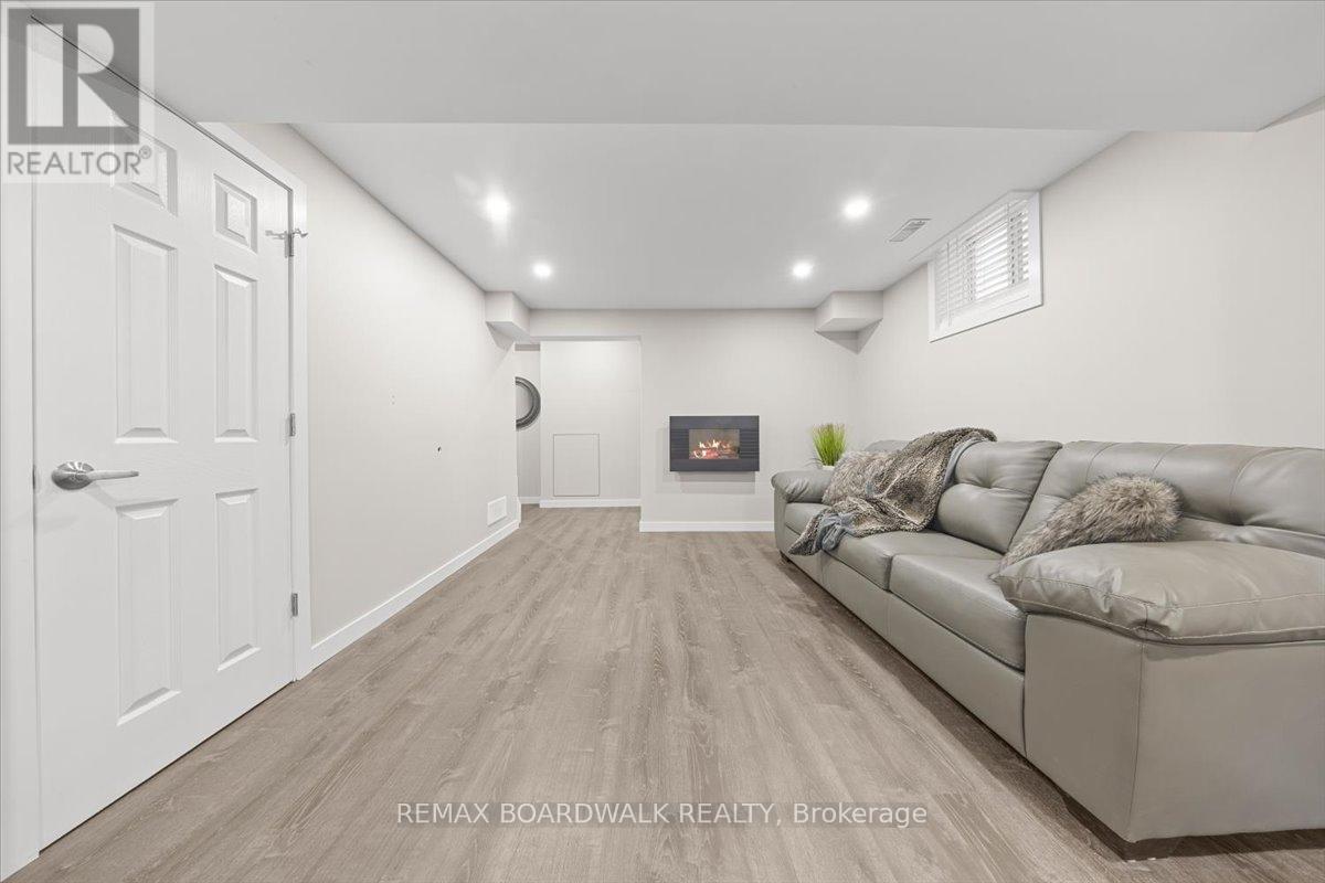 232 BURNABY DRIVE — photo 36