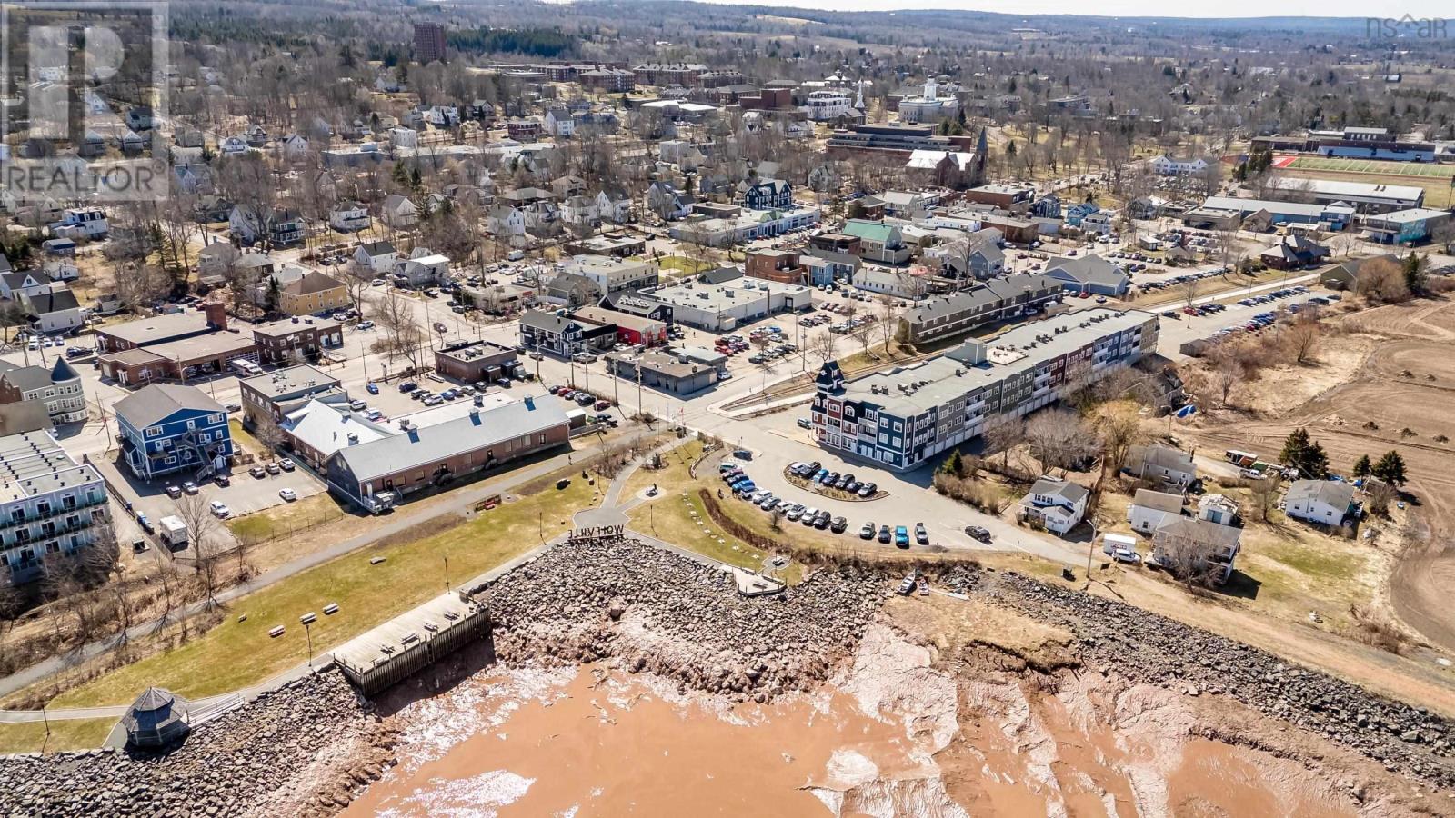 Property 22 of 23 of 302 24 Harbourside Drive