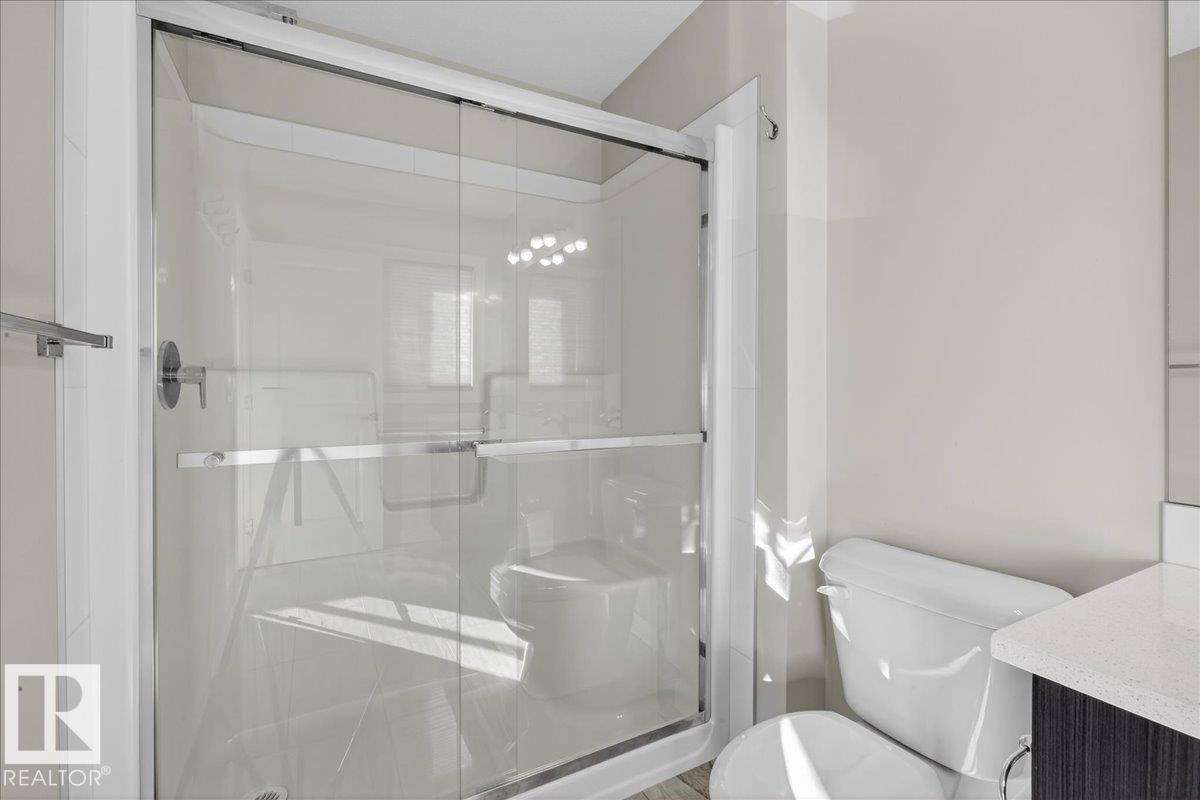 9876 206 ST NW NW - 37