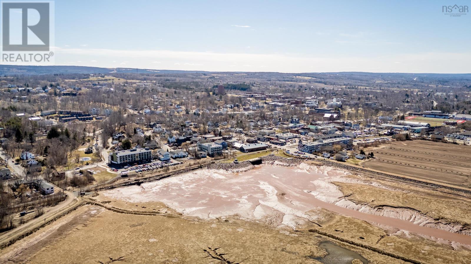 Property 23 of 23 of 302 24 Harbourside Drive