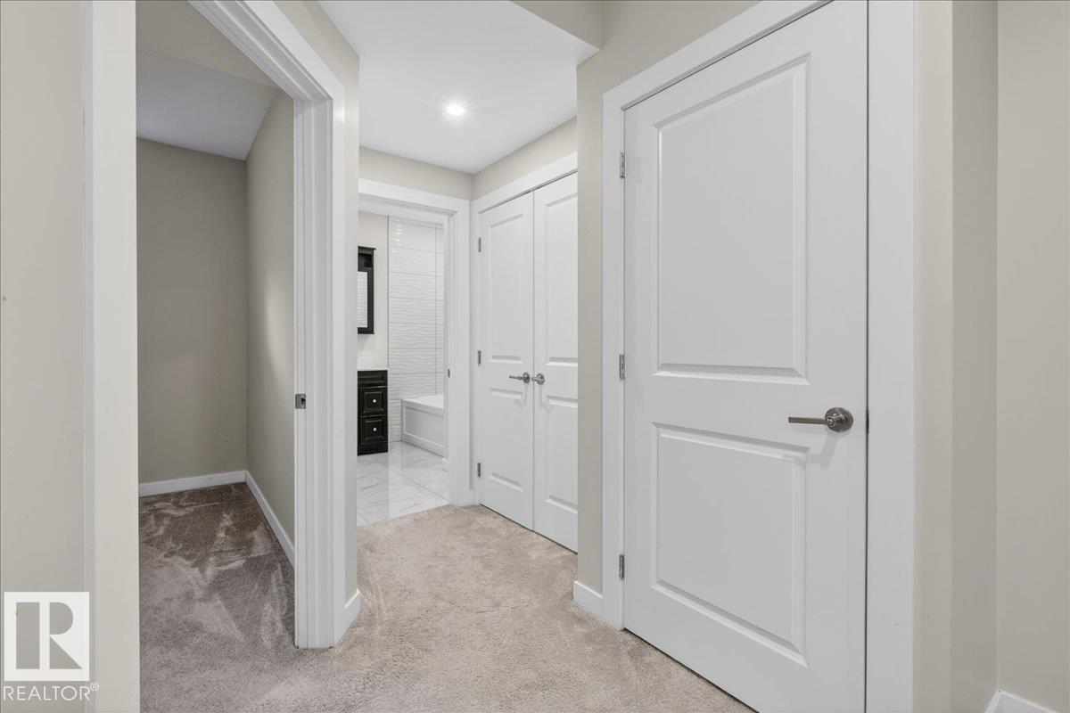9876 206 ST NW NW - 45