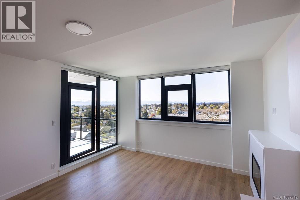 602 899 Esquimalt Road, Esquimalt