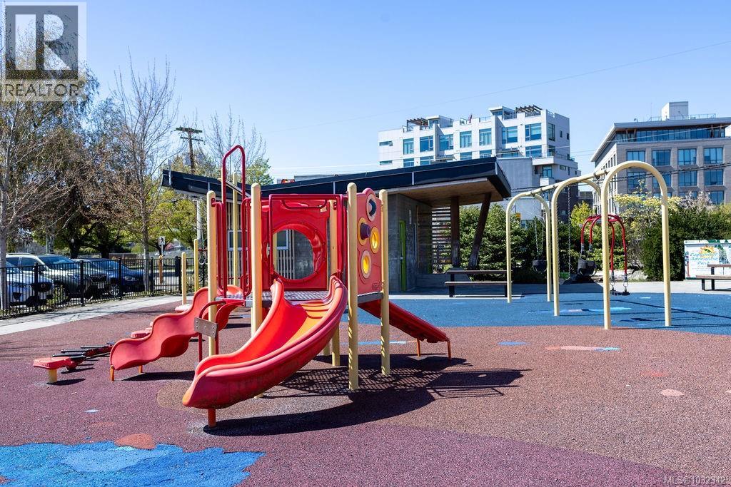 602 899 Esquimalt Road, Esquimalt