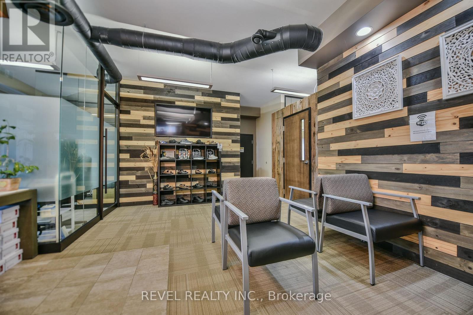 1086 RIVERSIDE DRIVE — photo 8