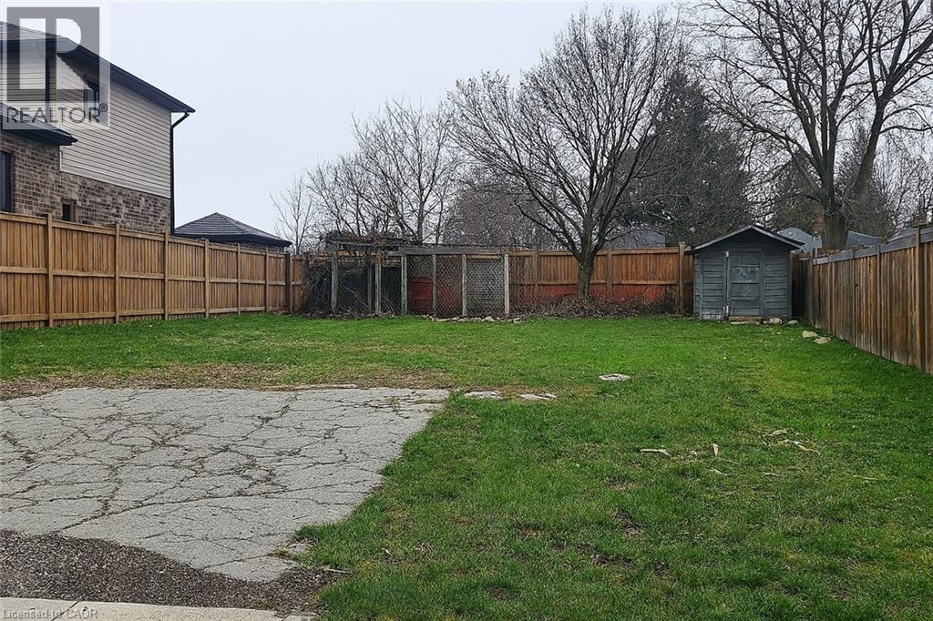 56 SPRUCEDALE Crescent, Kitchener, Ontario, N2N2T3 — Photo 4