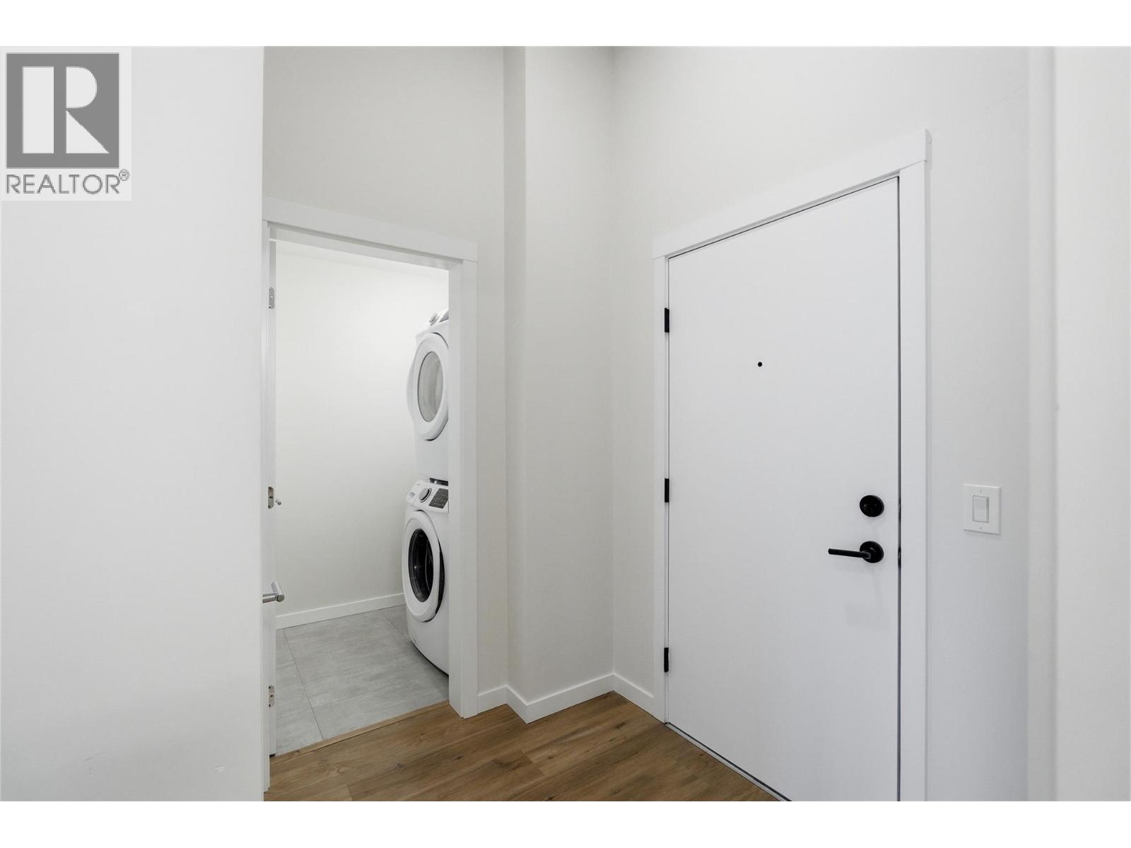 #114 1880 HUGH ALLAN DRIVE - Image 3