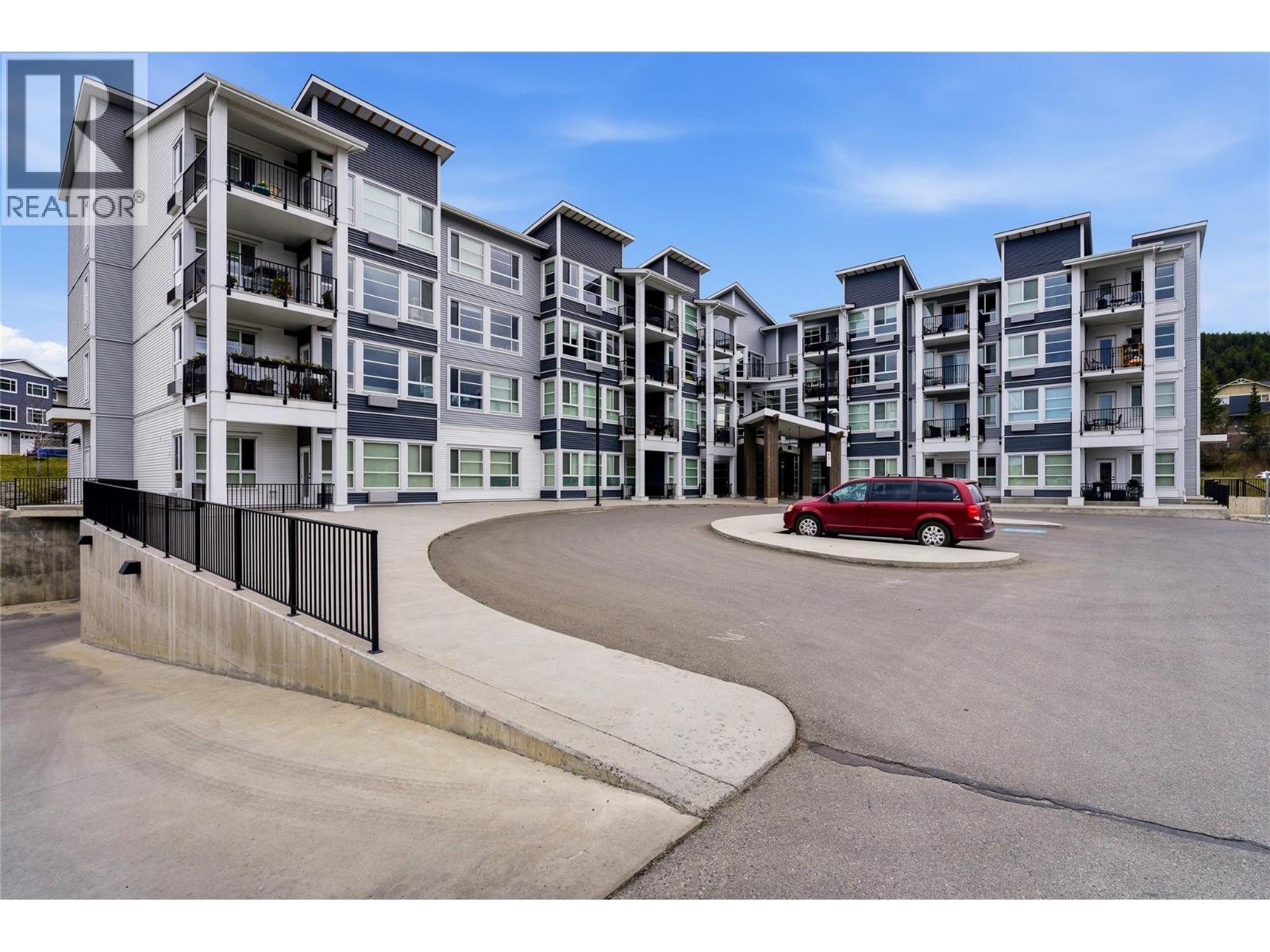 #114 1880 HUGH ALLAN DRIVE - 53