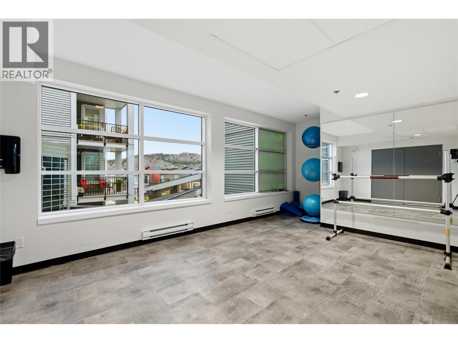 #114 1880 HUGH ALLAN DRIVE - 48