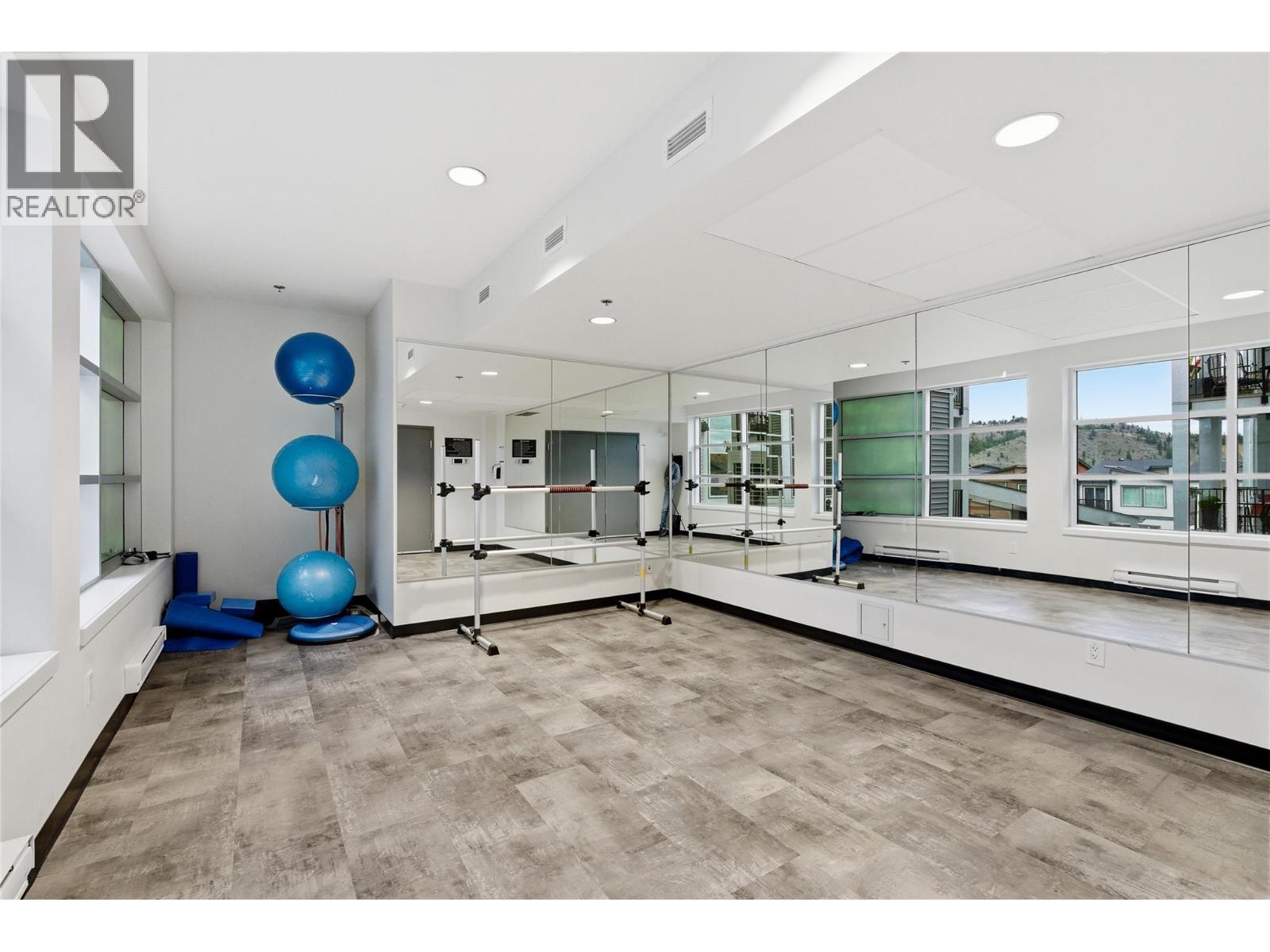 #114 1880 HUGH ALLAN DRIVE - 49