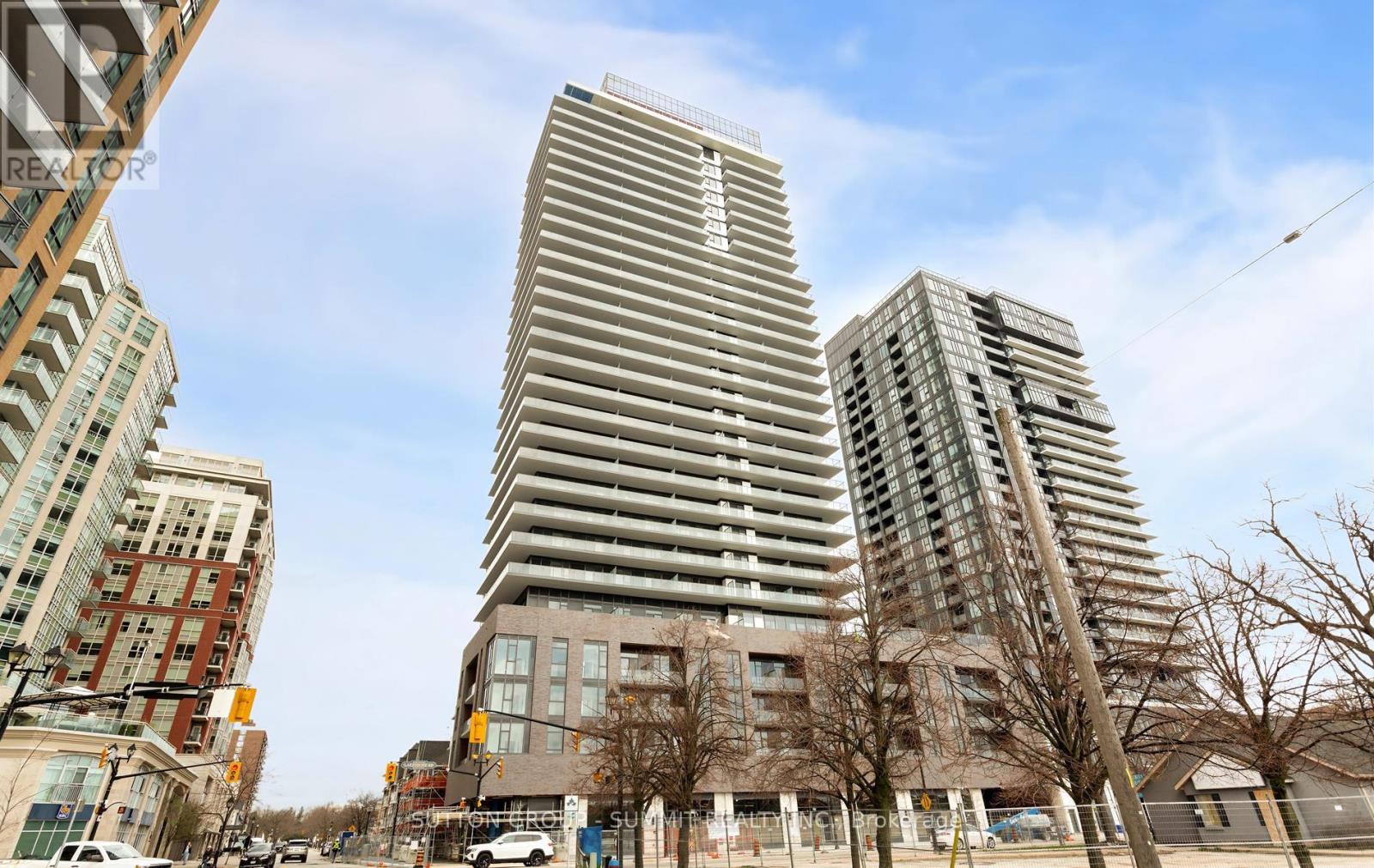 710 - 2075 LAKESHORE ROAD