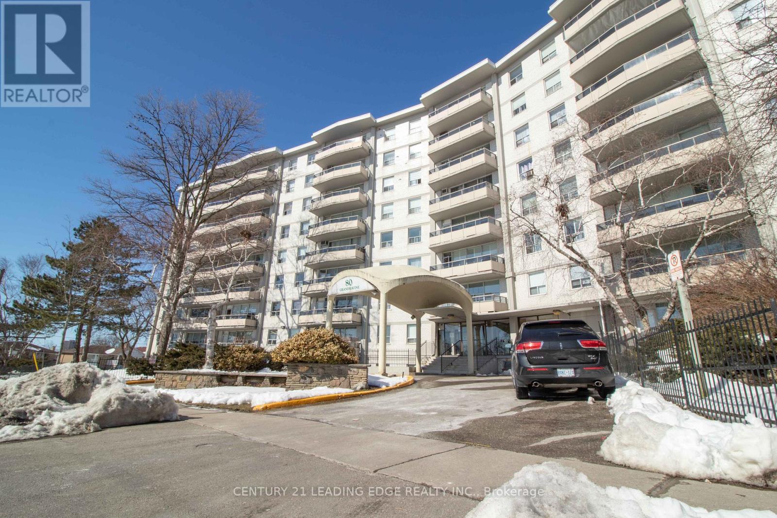 #703 80 GRANDRAVINE DRIVE - 1
