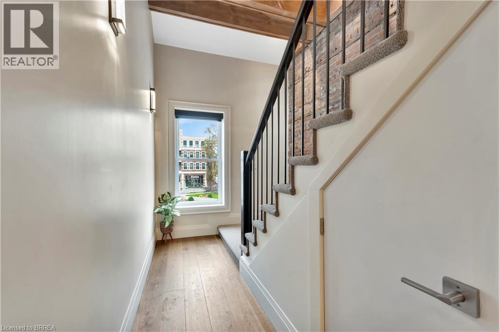 #204 7 GRAND RIVER Street N - 27