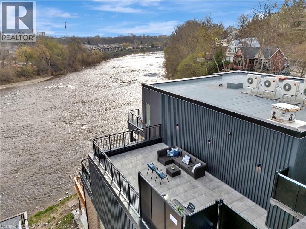 #204 7 GRAND RIVER Street N - 46