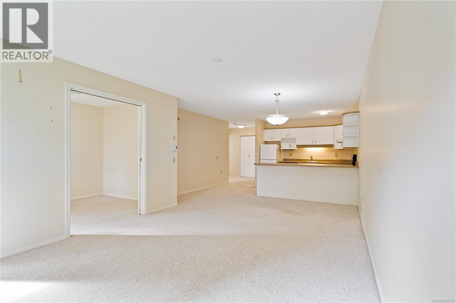 105 3915 St. George's Lane, Saanich