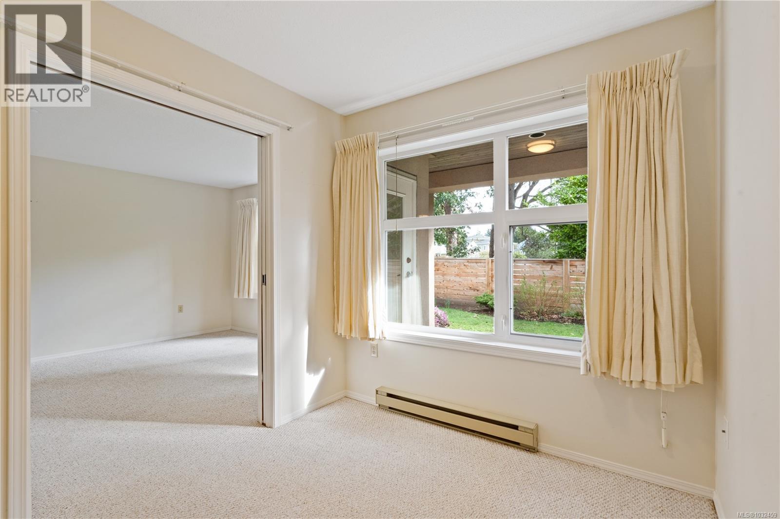 105 3915 St. George's Lane, Saanich