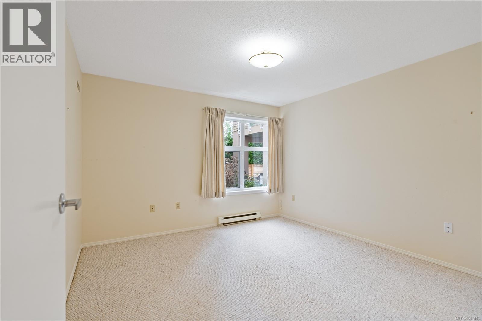 105 3915 St. George's Lane, Saanich