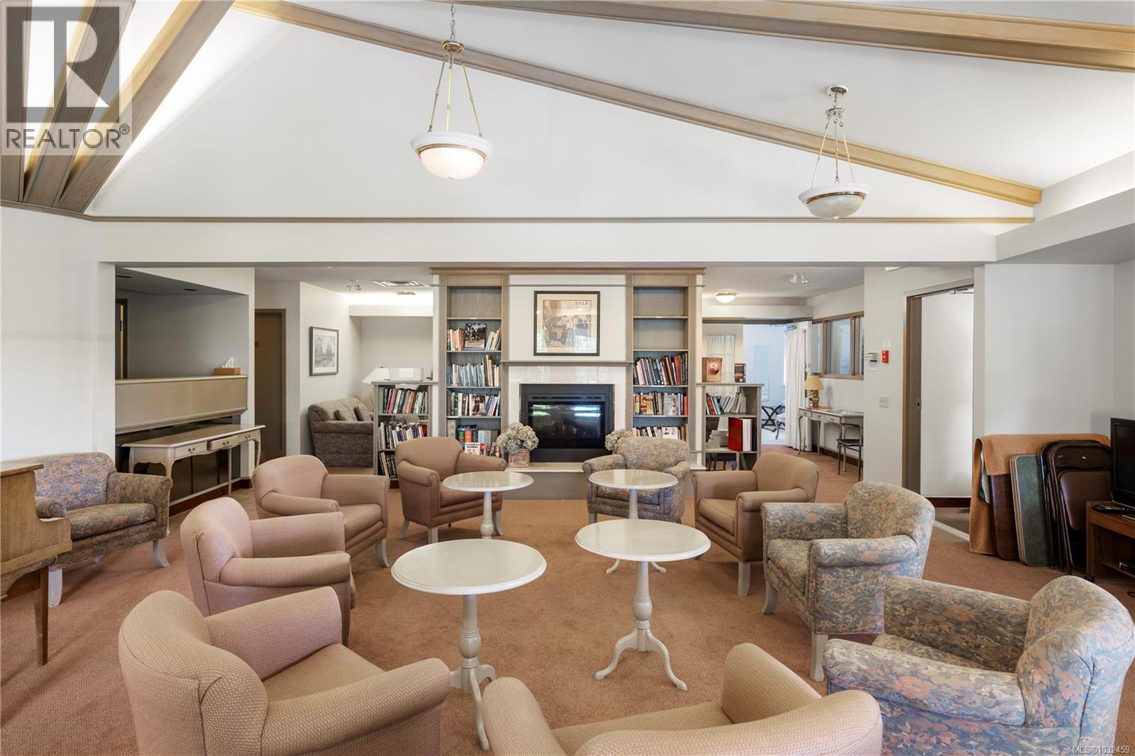 105 3915 St. George's Lane, Saanich