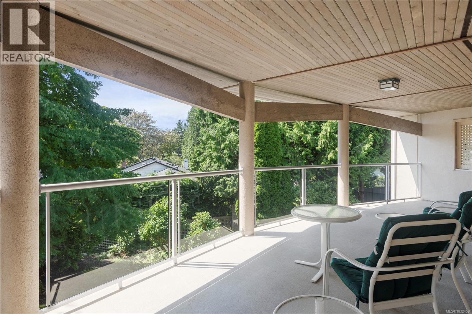 105 3915 St. George's Lane, Saanich