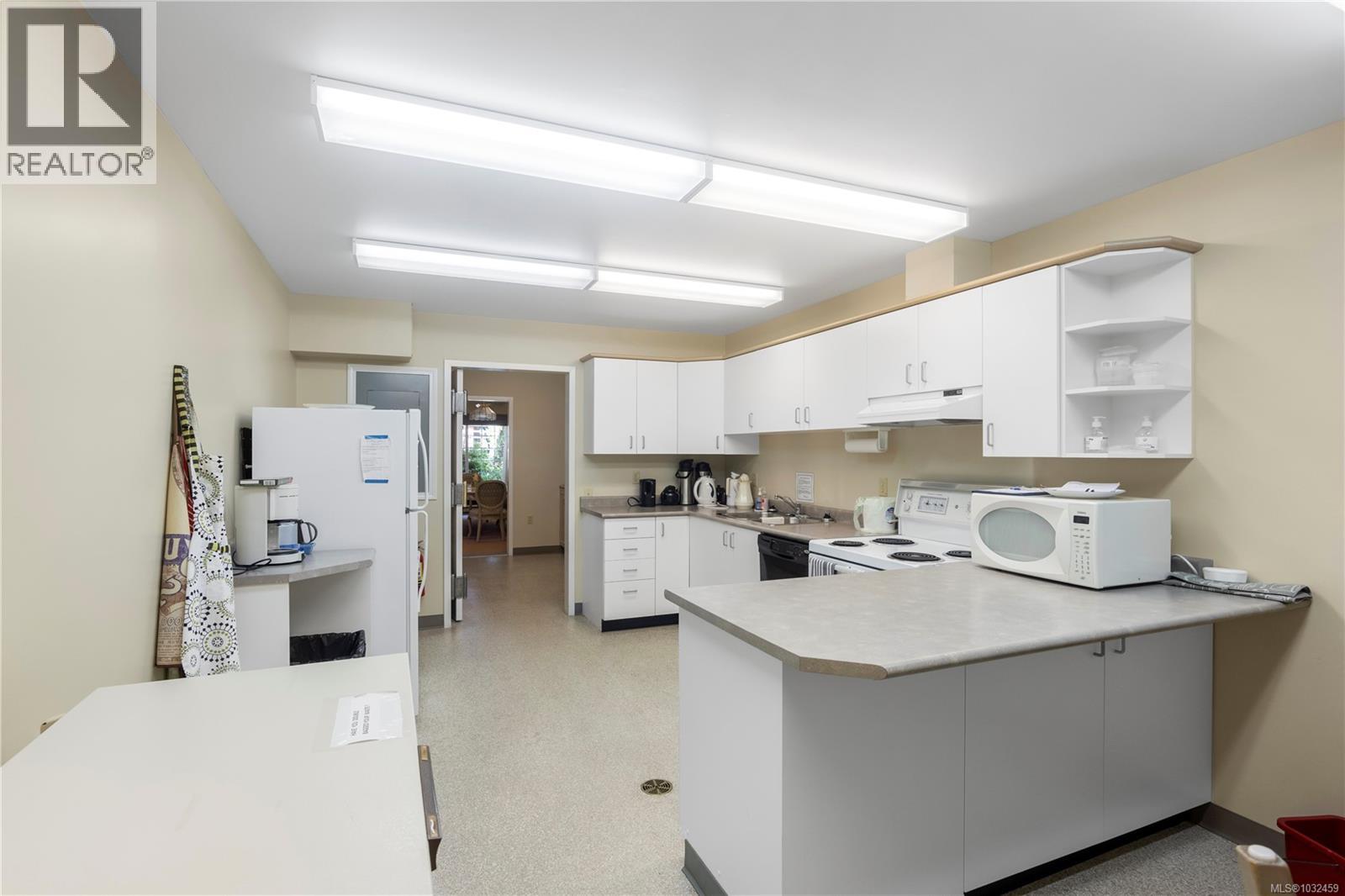 105 3915 St. George's Lane, Saanich