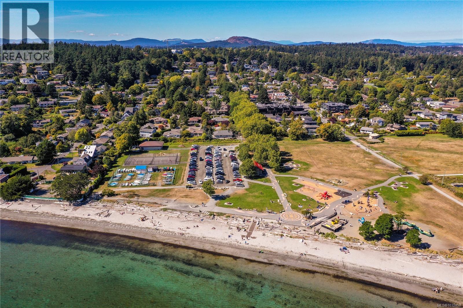 105 3915 St. George's Lane, Saanich