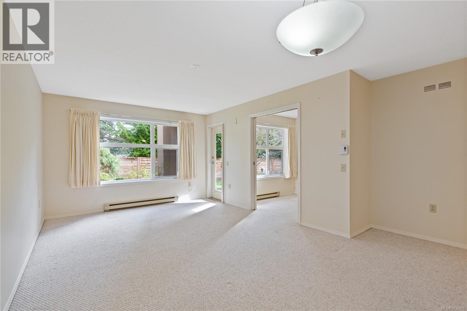 105 3915 St. George's Lane, Saanich