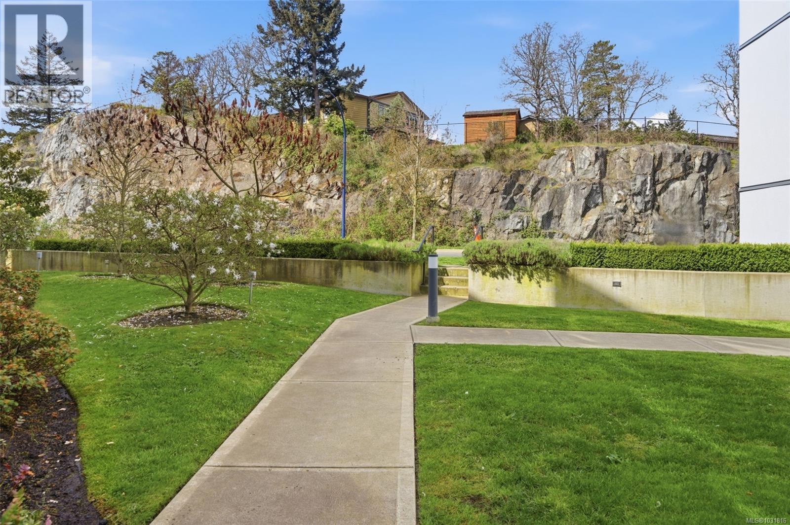 212 950 Whirlaway Crescent, Langford