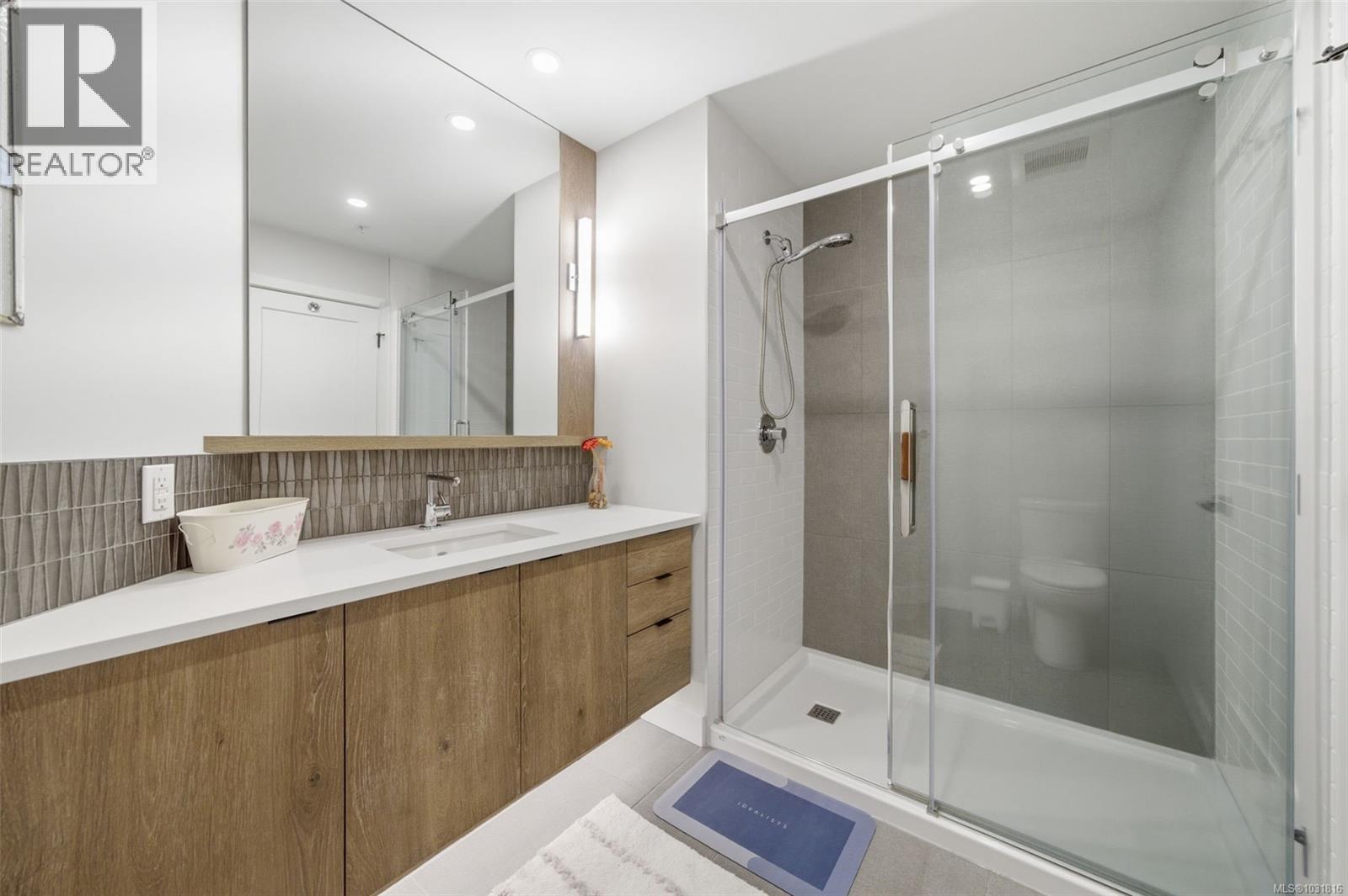 212 950 Whirlaway Crescent, Langford